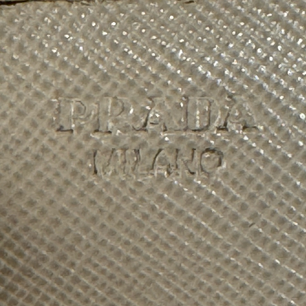 💛 SOLD 💛 Prada Saffiano Leather Bow Continental Wallet - Picture 5 of 16